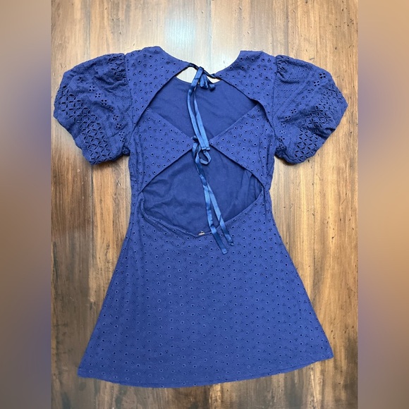 Free People Apricot Rose Dress Size Medium Living Indigo Eyelet Puff Sleeve NWT - Picture 4 of 16